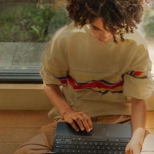 Verizon ACP Kid on Laptop
