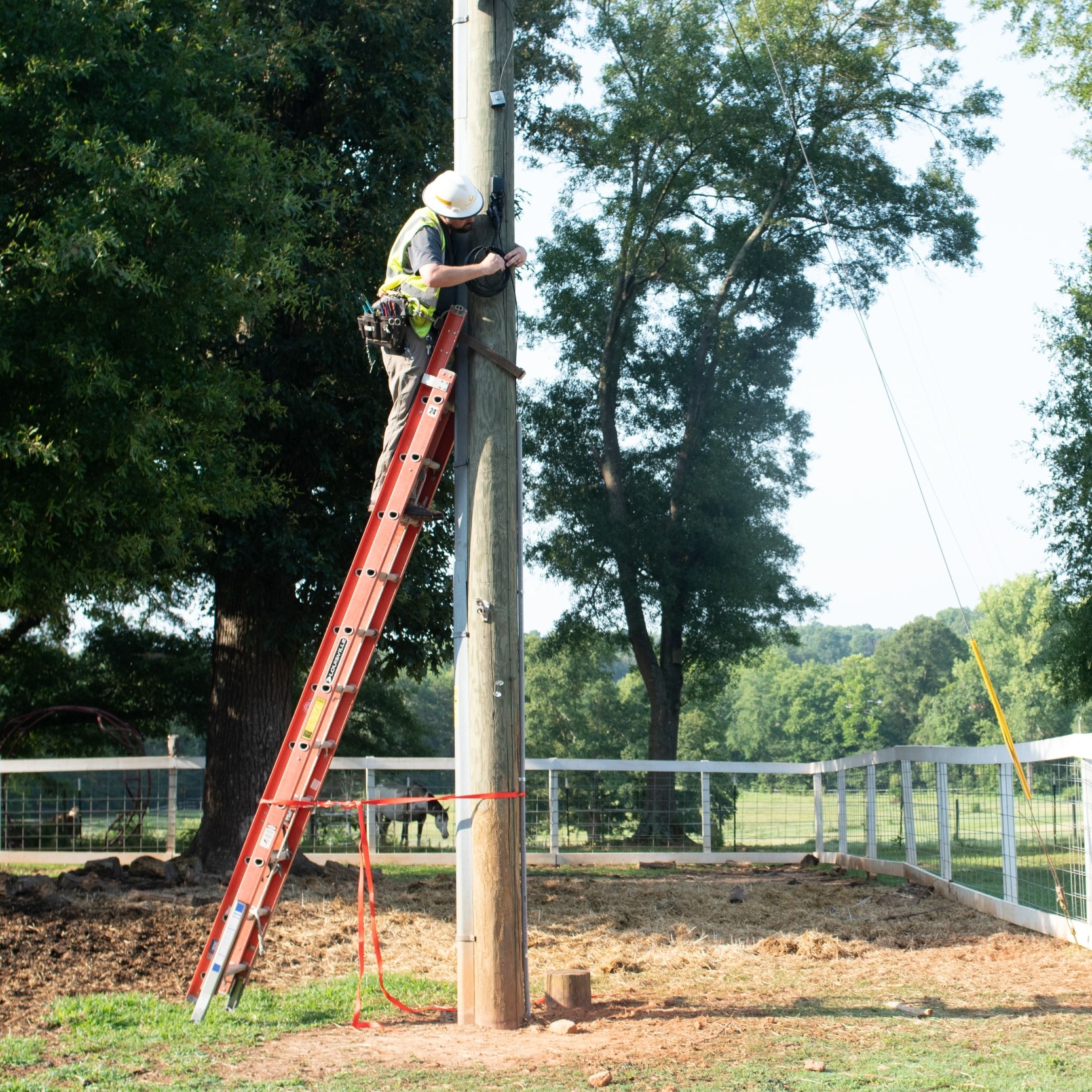 YEC Tech Install Pole